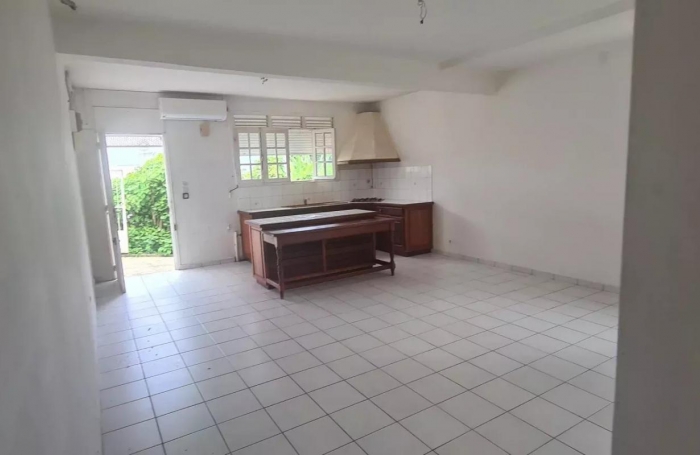 Vente Maison 198m&sup2; 4 pi&#232;ces Petit-Bourg