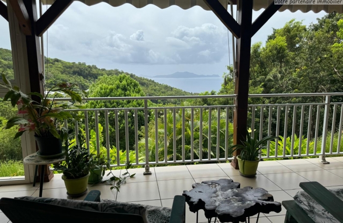 VIEUX FORT, Coup de cœur, magnifique Villa vue mer avec piscine, bungalow aménagé