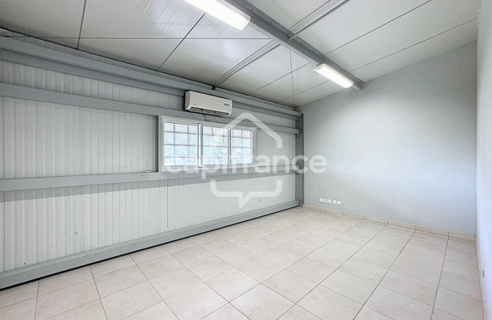 Location Bureaux 19m&sup2; 1 pi&#232;ce Baie Mahault