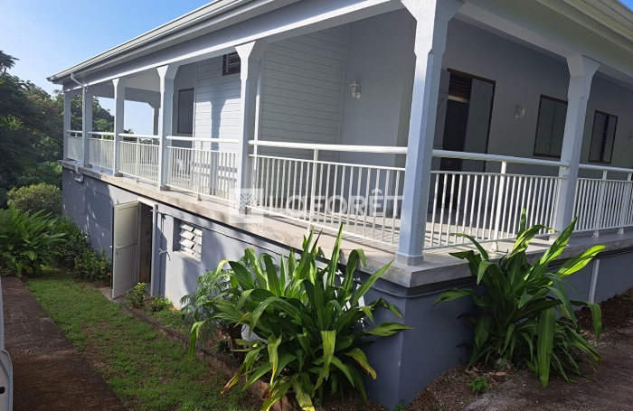 Vente Maison 225.19m² 8 pièces Bouillante