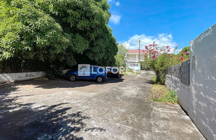 Location Divers 398m² Basse-Terre