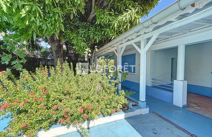 Location Divers 398m² Basse-Terre