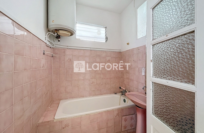 Location Divers 398m² Basse-Terre