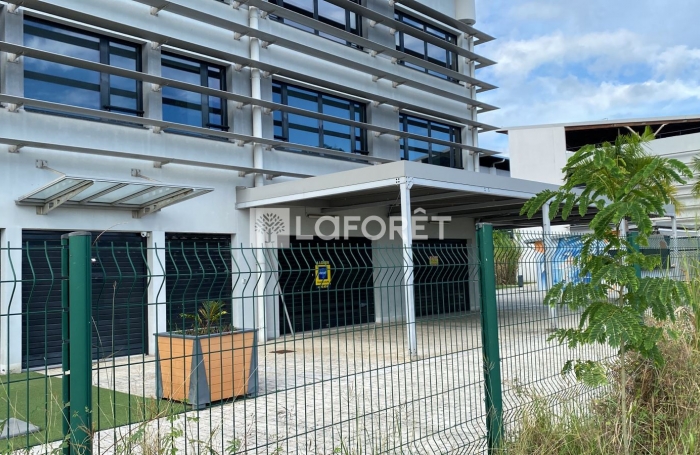 Location Local commercial 94.7m² Les Abymes