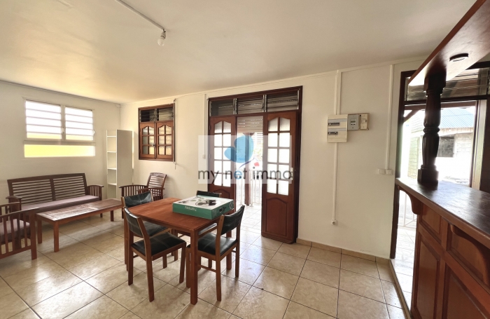 Appartement T3 meublé bourg de Baie-Mahault