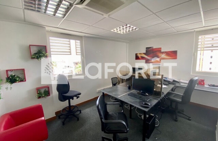 Vente Bureaux 309m² Pointe-à-Pitre