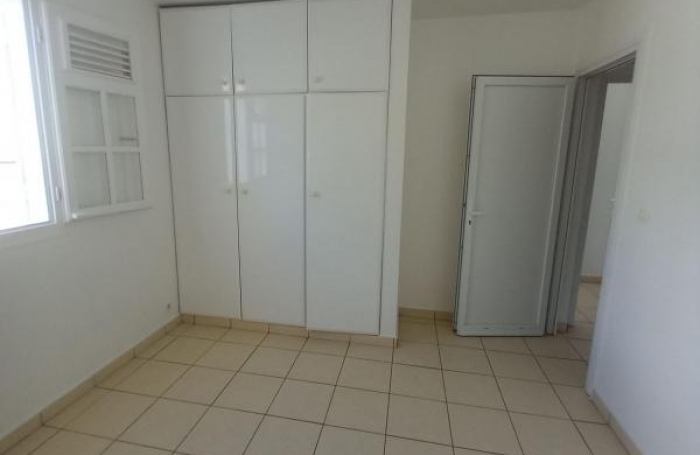 Location Maison 126m&sup2; 5 pi&#232;ces Les Abymes