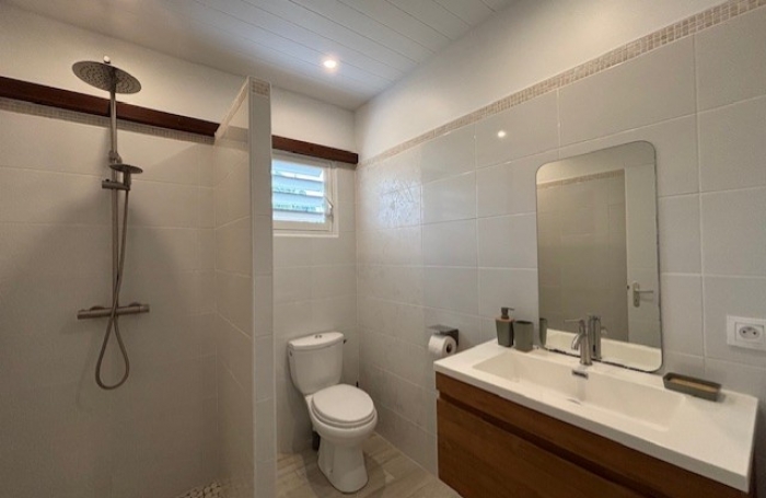 Villa  meublée de 4 Pièces- Sainte-Rose  - LONGFORT IMMOBILIER