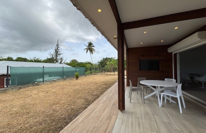 Villa  meublée de 4 Pièces- Sainte-Rose  - LONGFORT IMMOBILIER