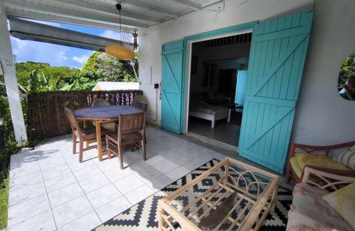 Jolie maison mitoyenne dans résidence sécurisée avec piscine