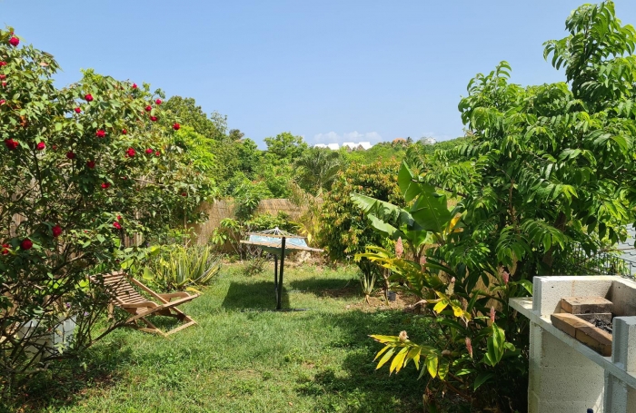 Jolie maison mitoyenne dans résidence sécurisée avec piscine