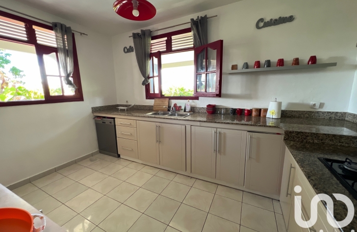 Vente Maison 121m&sup2; 7 pi&#232;ces Gosier