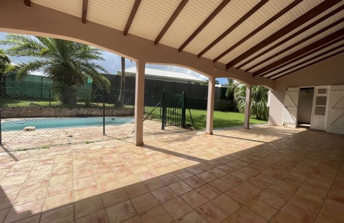 VILLA T4 AVEC PISCINE HOUELBOURG/MOUDONG