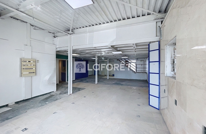 Vente Local commercial 225.1m² Baie Mahault