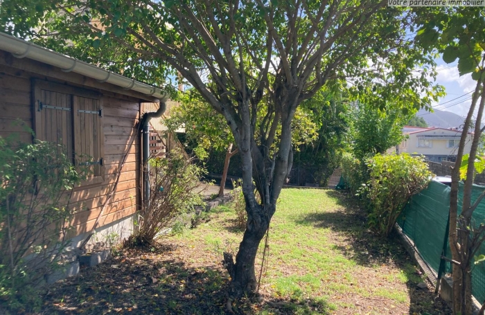 BASSE-TERRE À Vendre - Maison T4 avec Studio - TERRASSE VUE MER