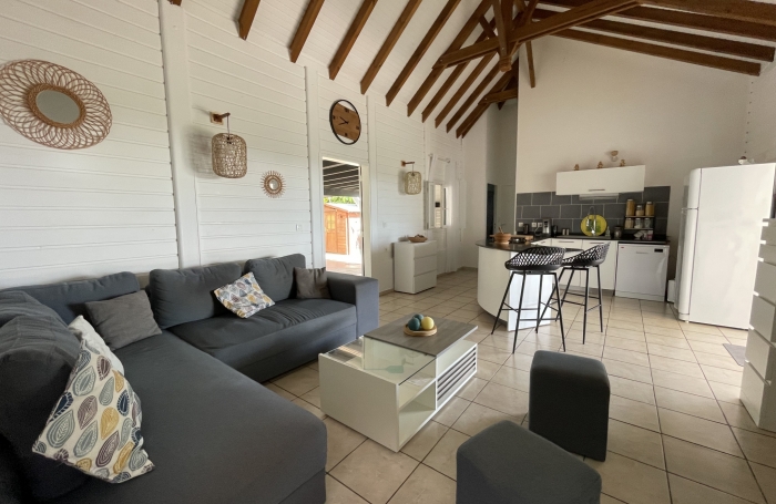 PROPRIETE MAISON T5 VUE MER + GITE T3 AVEC MEZZANINE + PISCINE CAPESTERRE-BELLE-EAU