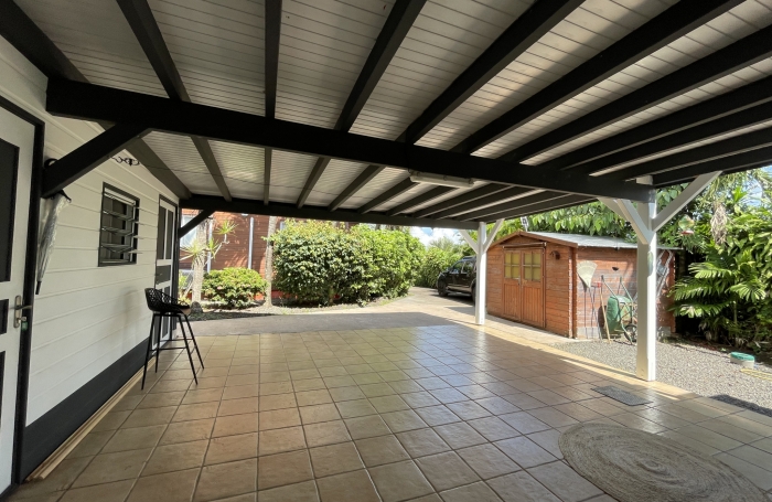 PROPRIETE MAISON T5 VUE MER + GITE T3 AVEC MEZZANINE + PISCINE CAPESTERRE-BELLE-EAU