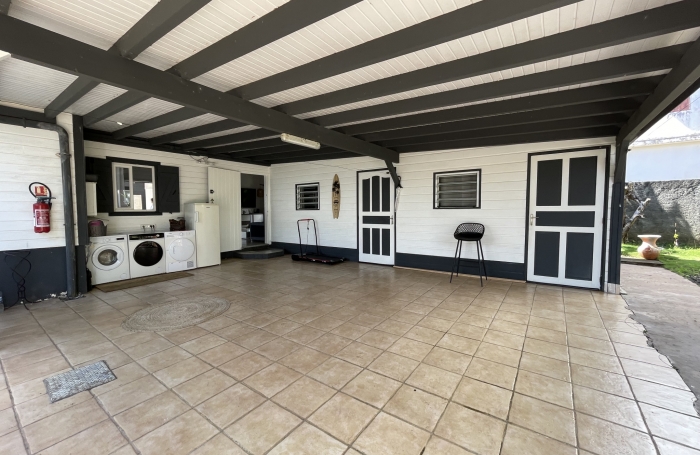 PROPRIETE MAISON T5 VUE MER + GITE T3 AVEC MEZZANINE + PISCINE CAPESTERRE-BELLE-EAU