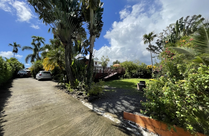 PROPRIETE MAISON T5 VUE MER + GITE T3 AVEC MEZZANINE + PISCINE CAPESTERRE-BELLE-EAU
