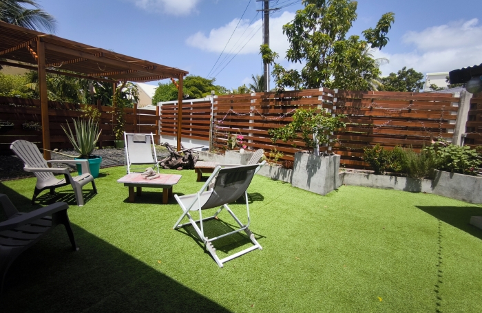 PRODUIT RARE : Jolie maison mitoyenne 3 pièces avec jardin privatif en centre-ville