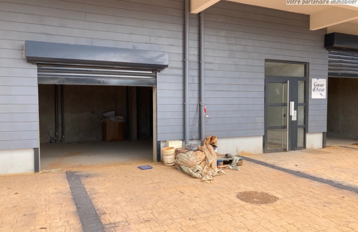 À LOUER : Local commercial dans résidence neuve   Bourg de Saint-Claude