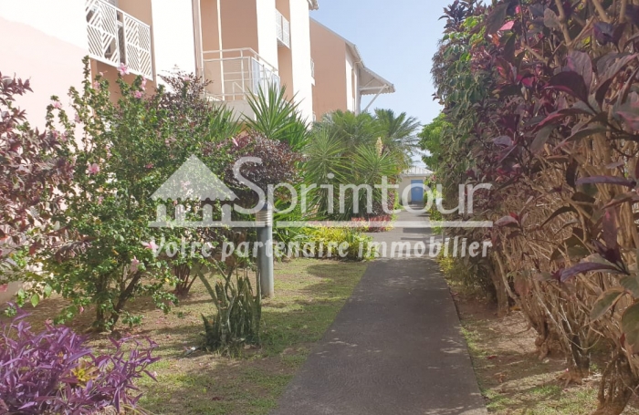 Marina de Rivière Sens- Appartement T3, meublé, climatisée, terrasse couverte dans une résidence sécurisé avec