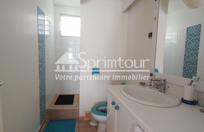 Duplex à quelques pas du petit Malendure à BOUILLANTE