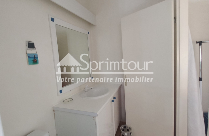 Duplex à quelques pas du petit Malendure à BOUILLANTE