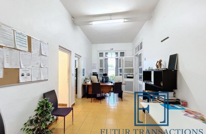 Vente Bureaux 57m&sup2; 6 pi&#232;ces Sainte Anne