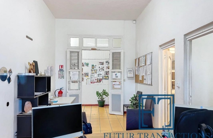 Vente Bureaux 57m&sup2; 6 pi&#232;ces Sainte Anne