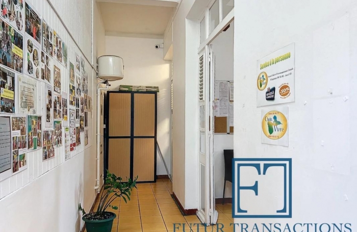 Vente Bureaux 57m&sup2; 6 pi&#232;ces Sainte Anne