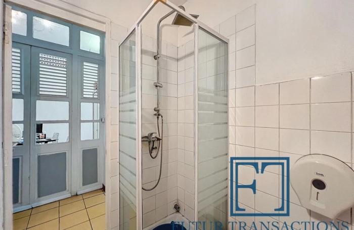 Vente Bureaux 57m&sup2; 6 pi&#232;ces Sainte Anne