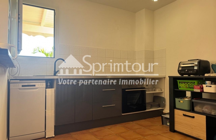 GOURBEYRE À vendre : Très bel appartement duplex T3 dans une résidence sécurisée avec piscine