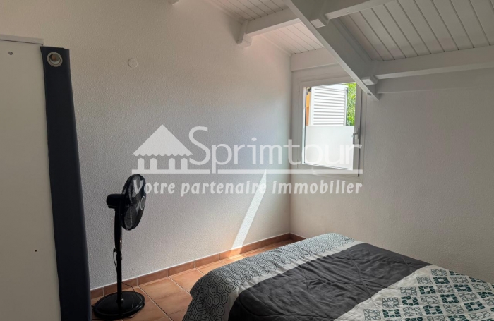 GOURBEYRE À vendre : Très bel appartement duplex T3 dans une résidence sécurisée avec piscine
