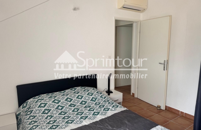 GOURBEYRE À vendre : Très bel appartement duplex T3 dans une résidence sécurisée avec piscine