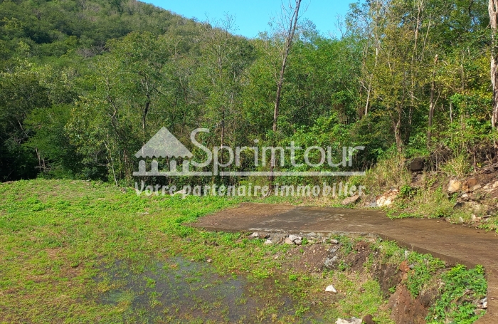 Opportunité d'un terrain à vendre proche MALENDURE à BOUILLANTE de 3182 m2