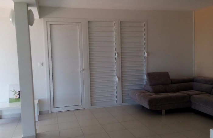 BEL APPARTEMENT T2 MEUBLE AVEC GARAGE