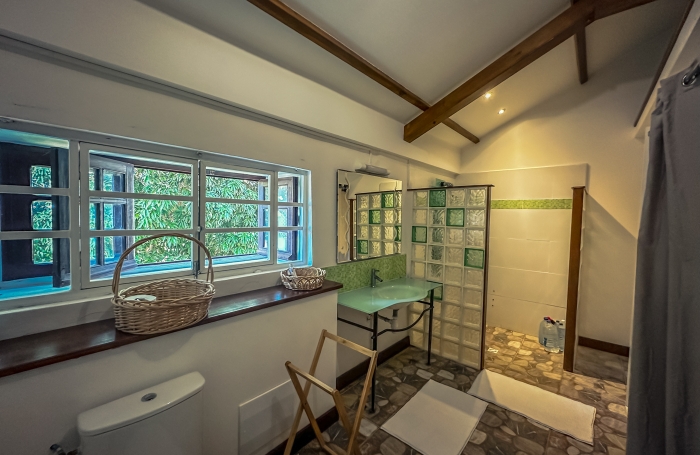Maison d'habitation entièrement rénovée et relookée