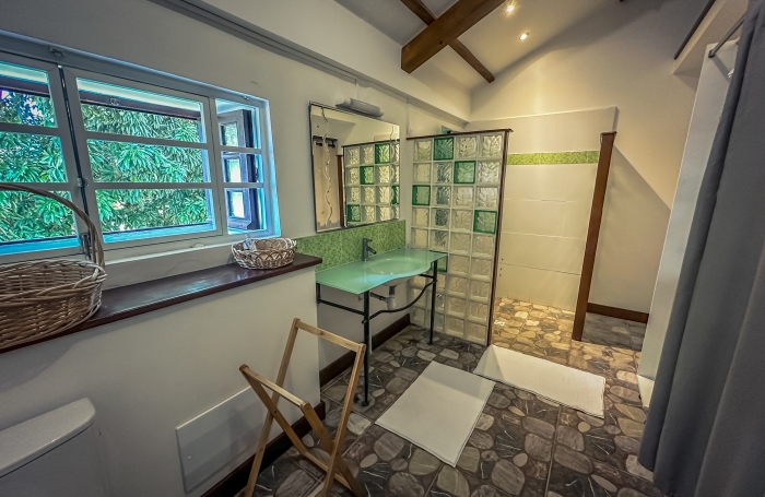 Maison d'habitation entièrement rénovée et relookée
