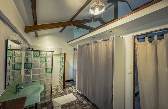Maison d'habitation entièrement rénovée et relookée