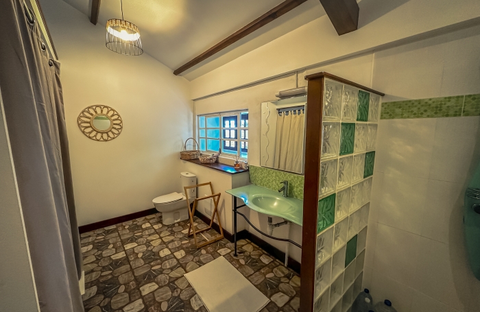 Maison d'habitation entièrement rénovée et relookée