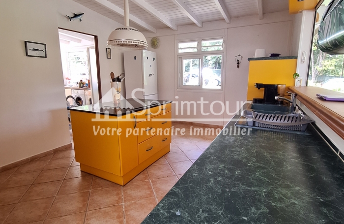 Maison-Bouillante-Location-Parc arboré de 9000m2