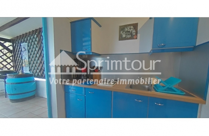 DESHAIES - BUNGALOW T2 no3 - 55 m2 + jardin 256 m2 - Piscine - Vue mer -Belle plage de sable à 150 m -