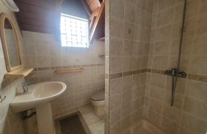 BELLE MAISON T4 AVEC PISCINE À BAIE-MAHAULT