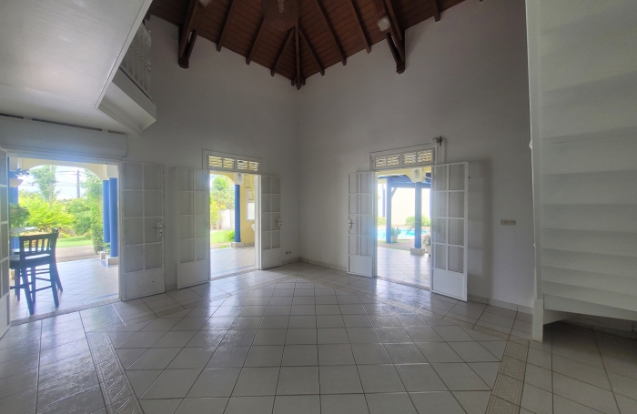 BELLE MAISON T4 AVEC PISCINE À BAIE-MAHAULT