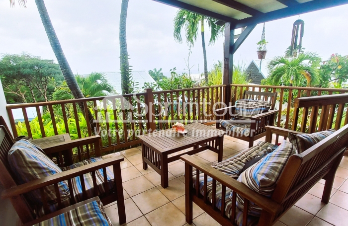 Exceptionnel une maison 55 m2 à la vente à DESHAIES- Vue mer - Belle plage de sable fin à 150 m.