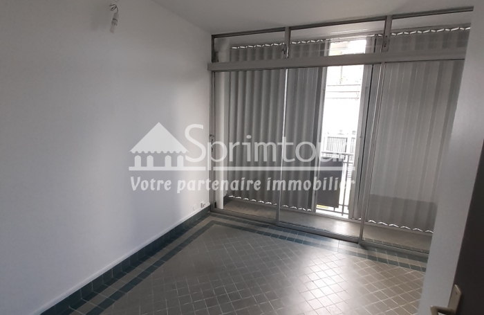 POINTE A PITRE Appartement de type T2 + bureau en duplex 97110
