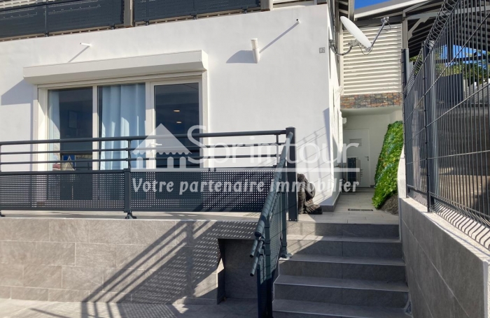 À LOUER   LOCAL COMMERCIAL NEUF ET AMÉNAGÉ AVEC GOÛT   VIEUX-FORT