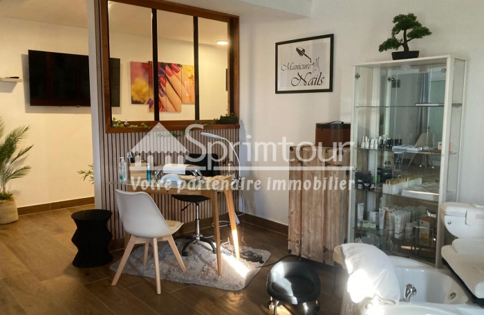 À LOUER   LOCAL COMMERCIAL NEUF ET AMÉNAGÉ AVEC GOÛT   VIEUX-FORT