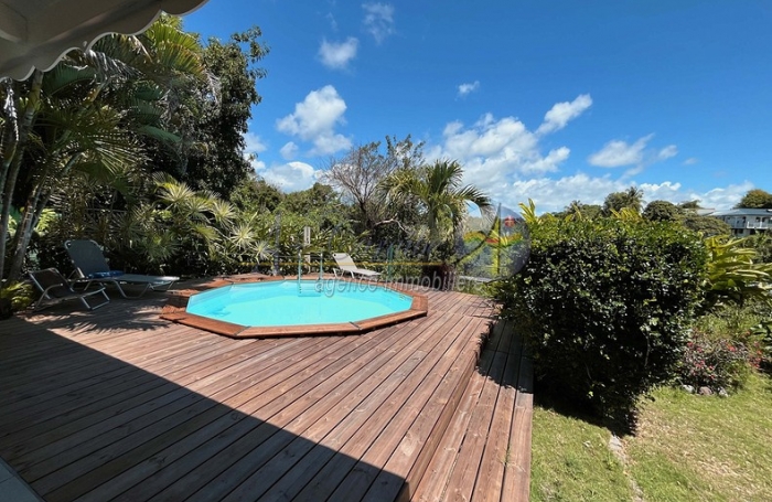 Villa de charme 5 pièces avec piscine à Gosier   Environnement soigné